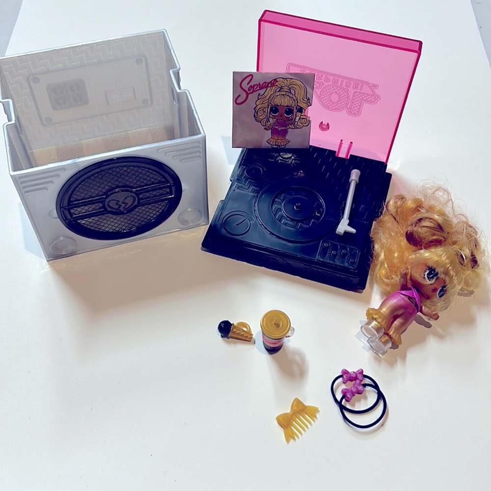 LOL surprise remix hair flip package really plays music!